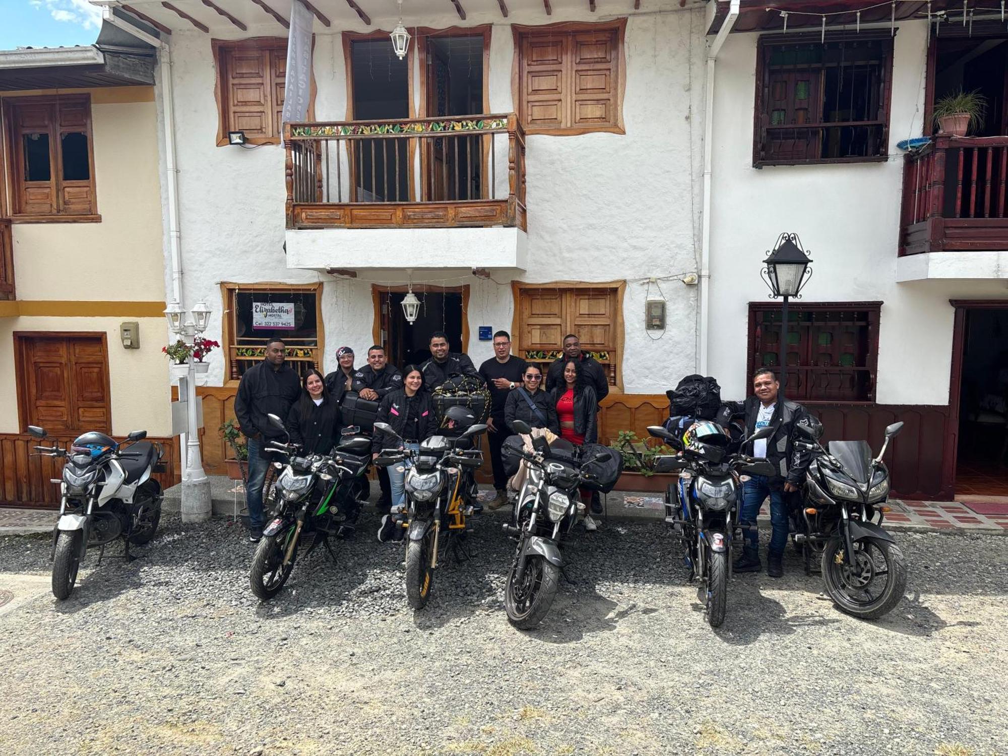 Elizabetha Hostal Salento Bagian luar foto