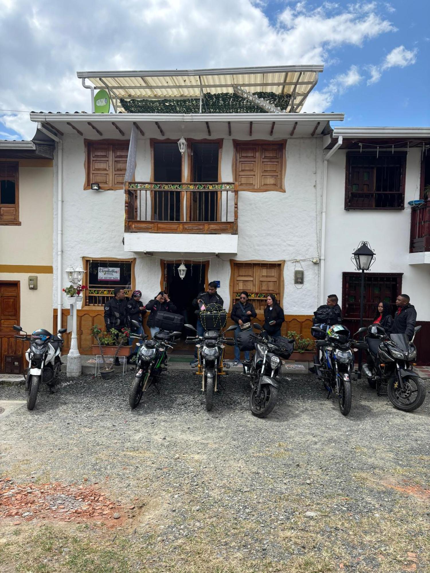 Elizabetha Hostal Salento Bagian luar foto