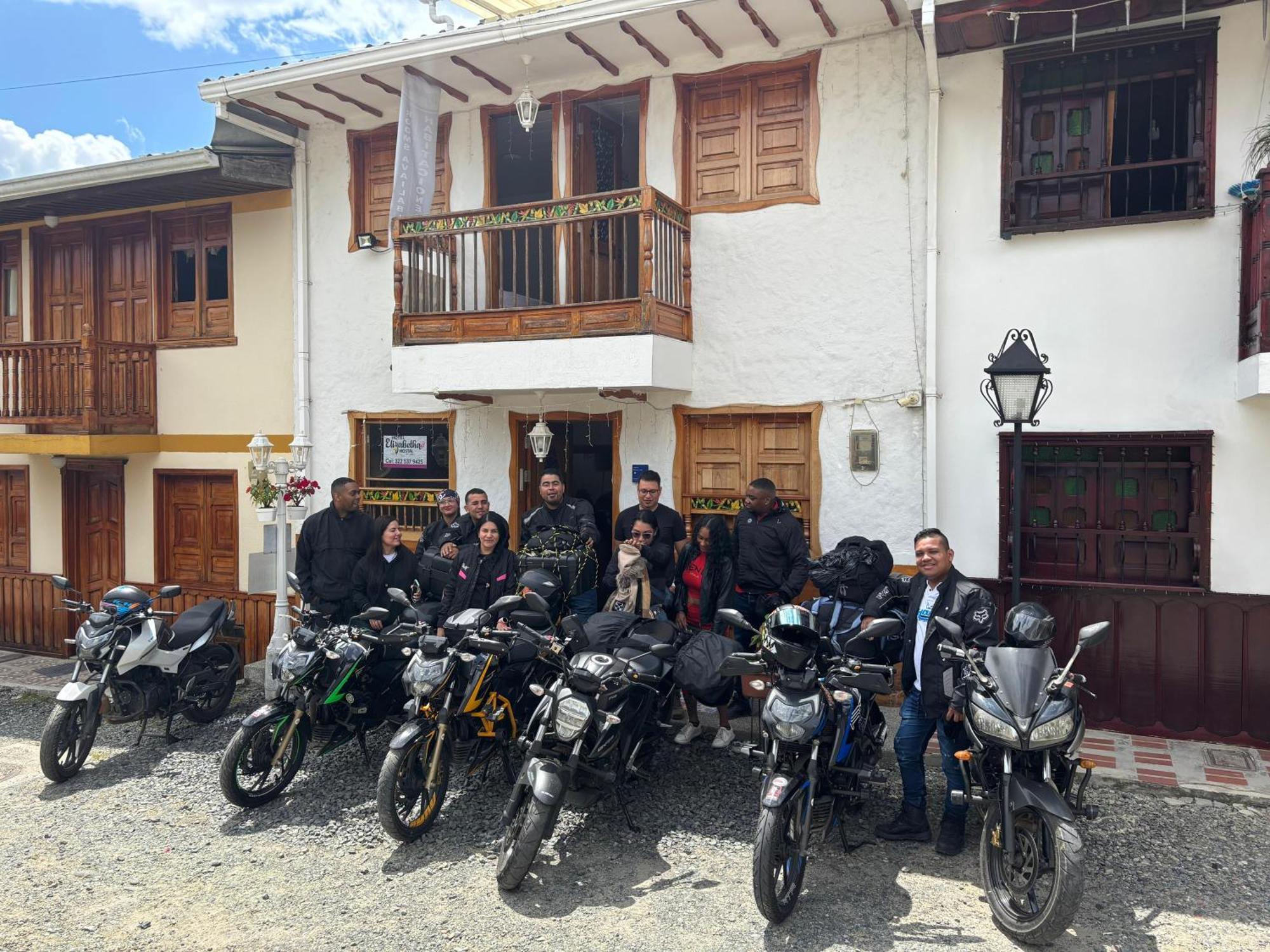 Elizabetha Hostal Salento Bagian luar foto