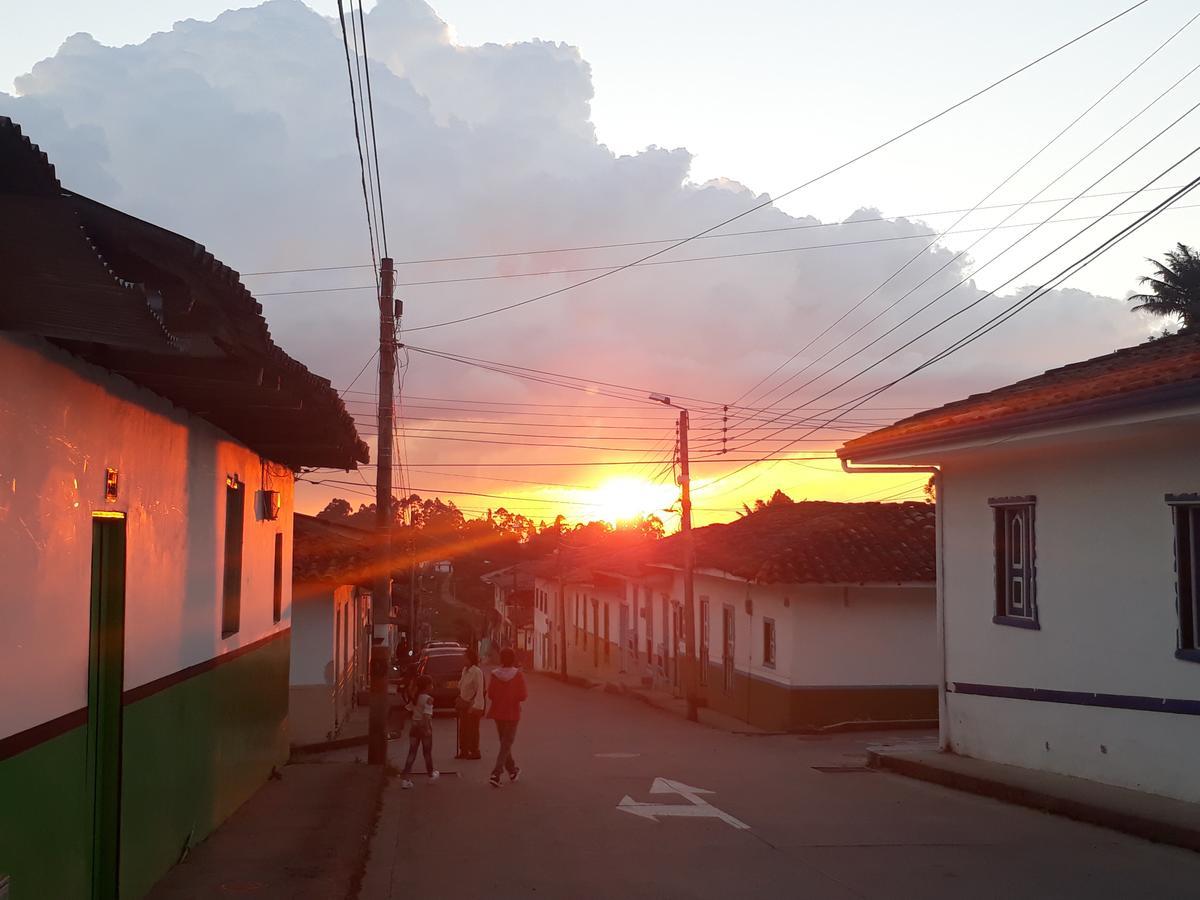 Elizabetha Hostal Salento Bagian luar foto