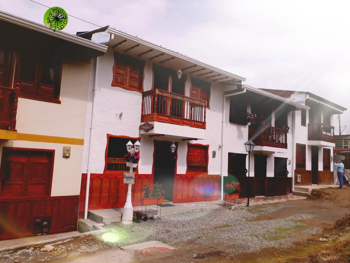 Elizabetha Hostal Salento Bagian luar foto