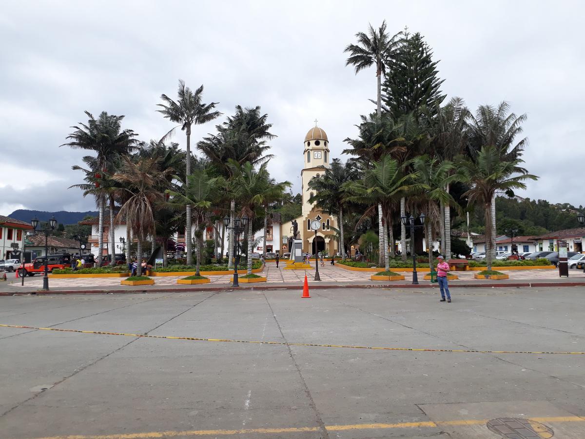 Elizabetha Hostal Salento Bagian luar foto