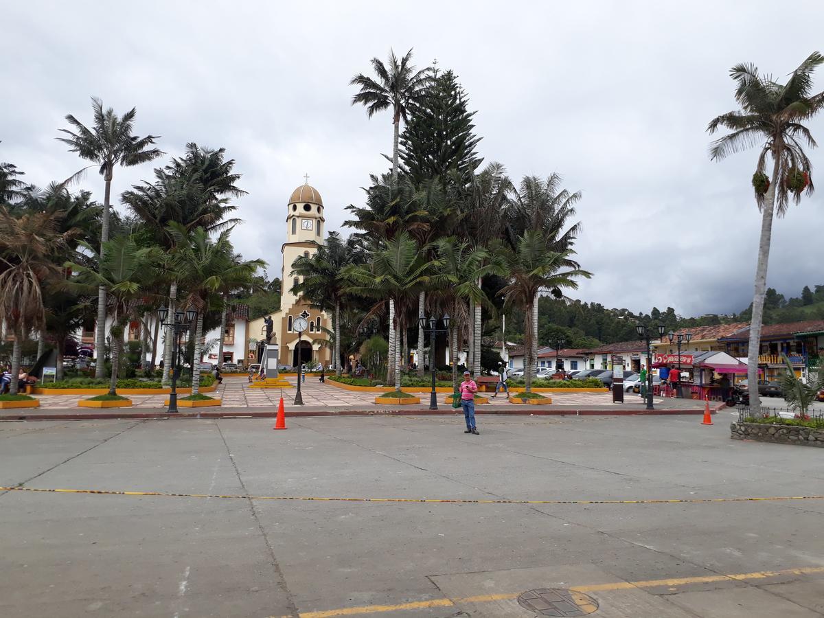 Elizabetha Hostal Salento Bagian luar foto